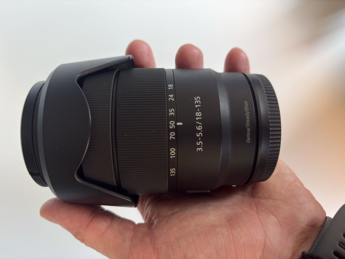 Sony Objektive: Sony 18-135mm E-Mount Objektiv – Neu (gemäss Beschreibung) aus Muttenz von nik_6rwp 1