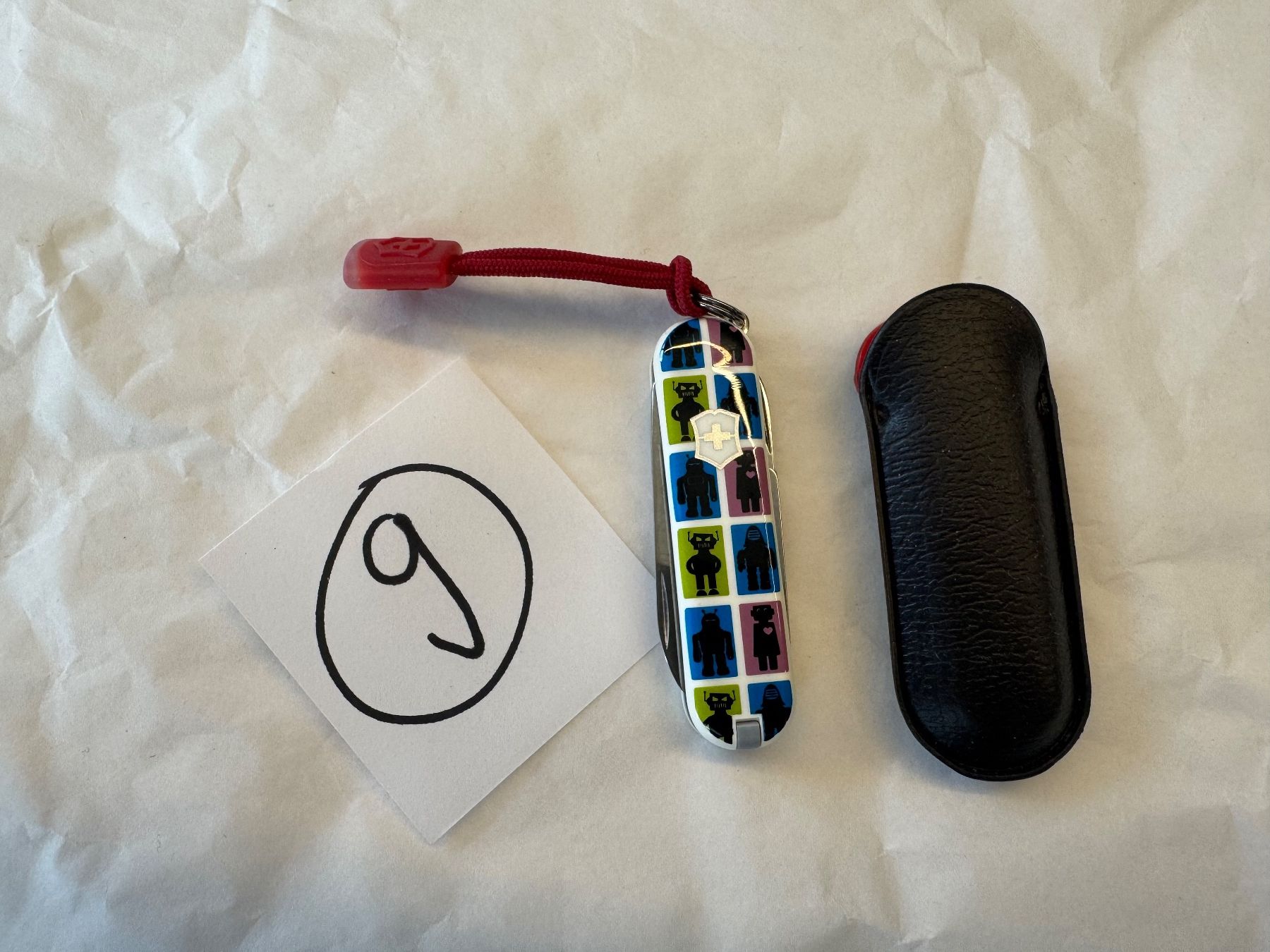 Victorinox Coltelli tascabile: Victorinox classic Chanting Robots 2011 – Nuovo (secondo la descrizione) da Kestenholz venduto da Sackmesser67