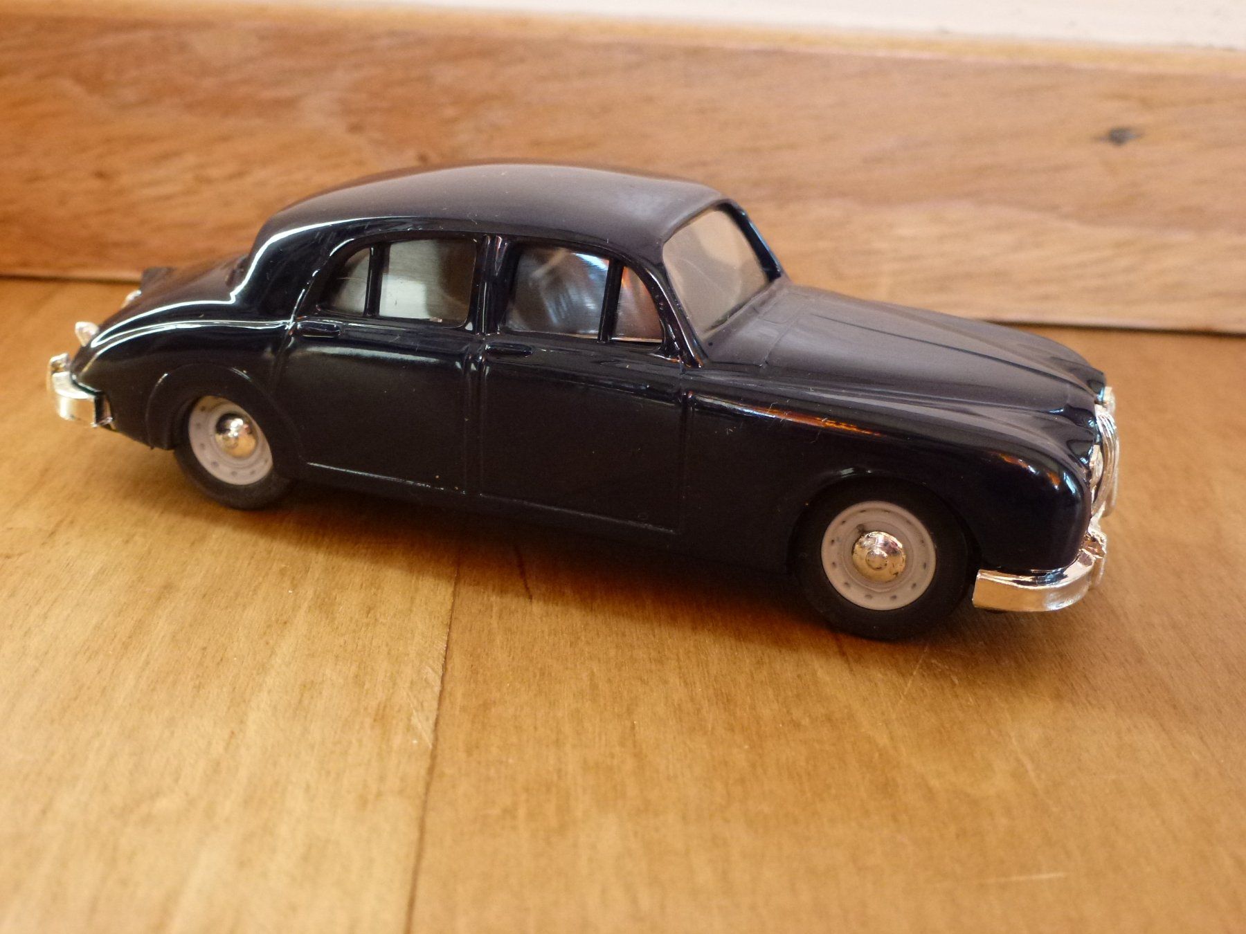 Jaguar Voitures modèles: Eligor Jaguar MK1 - 1/43 - Dunkelblau – D'occasion à Zürich par Kalla36 7
