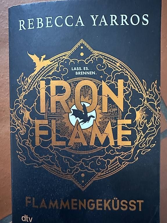 Livres: Iron Flame Teil 2 – D'occasion à Hausen AG par Martata