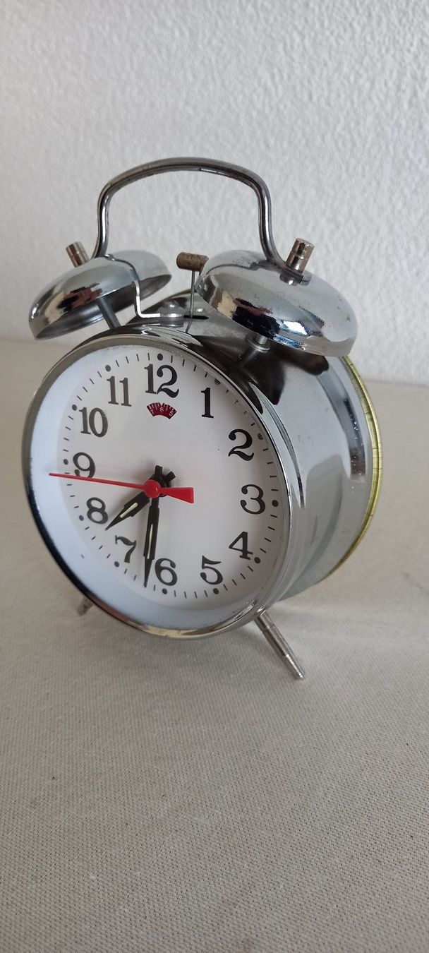 Sveglie: Glockenwecker Retro silber mit Licht, Durchmesser 11,5cm – Usato da Thun venduto da Nordkapp 4