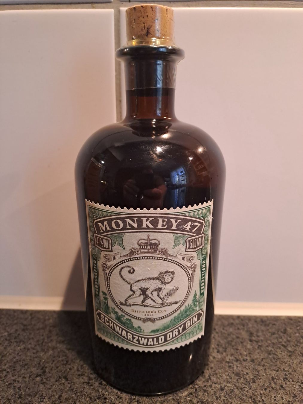 Monkey 47 Bevande alcoliche: Monkey 47 Gin Distiller's Cut 2015 mit Goldring und Box – Nuovo e nell'imballaggio originale da Elsau venduto da Kellerraeumung 1