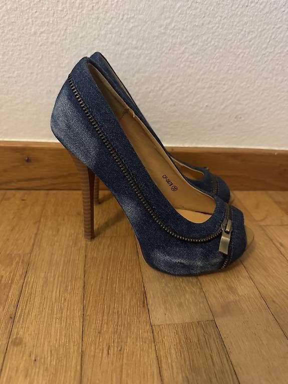 Scarpe da donna: Plateaupumps Peeptoes Highheels Grösse 35 – Usato da Dübendorf venduto da selinamariah