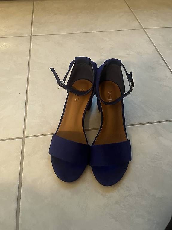 Scarpe da donna: blaue Sandalen – Usato da Wil SG venduto da smu_l76j