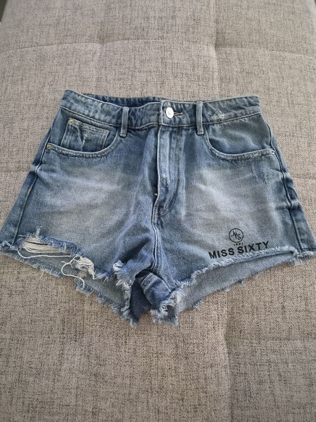 Miss Sixty Jeans: Jeans Shorts 34/36 – Nuovo (secondo la descrizione) da Birr venduto da Daria_secondhand