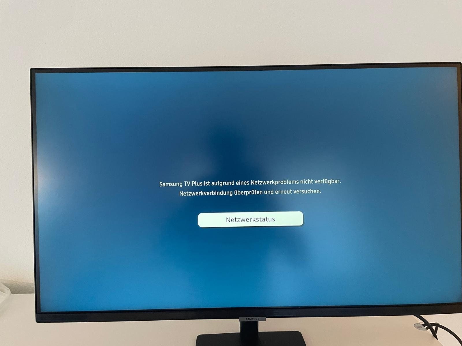 Samsung Fernseher: TV Samsung S32AM700UR – Gebraucht aus Buchrain von cel_c7zg