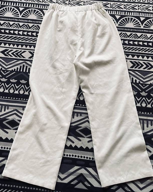 Pantaloni: White Pants – Usato da Herisau venduto da Ciaoschein 1