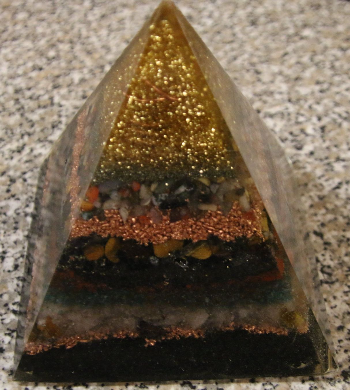 Minerali & Pietre curative: Orgonitpyramide 14x14x14 cm – Nuovo (secondo la descrizione) da Diegten venduto da dolphin04 1