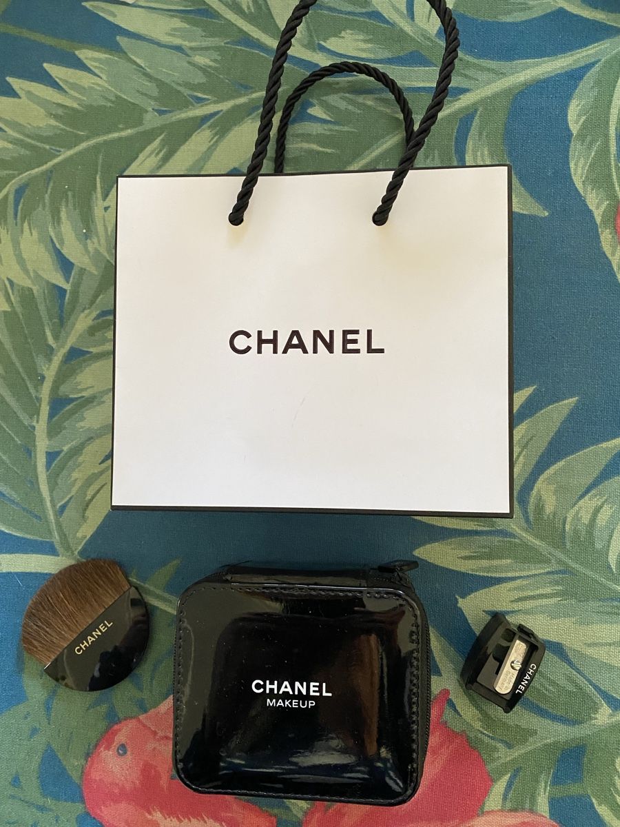 Chanel Custodie per cosmetici: Accessoires Chanel – Nuovo e nell'imballaggio originale da Bouveret venduto da wes_7zll 1