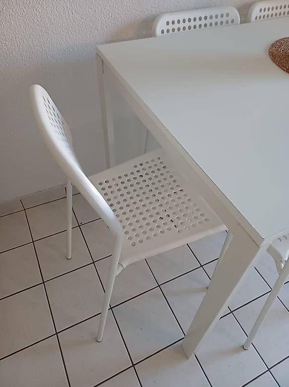 Ikea Cucine complete: Küchen Tisch Set mit Stühlen – Usato da Reinach BL venduto da kor_s6mj