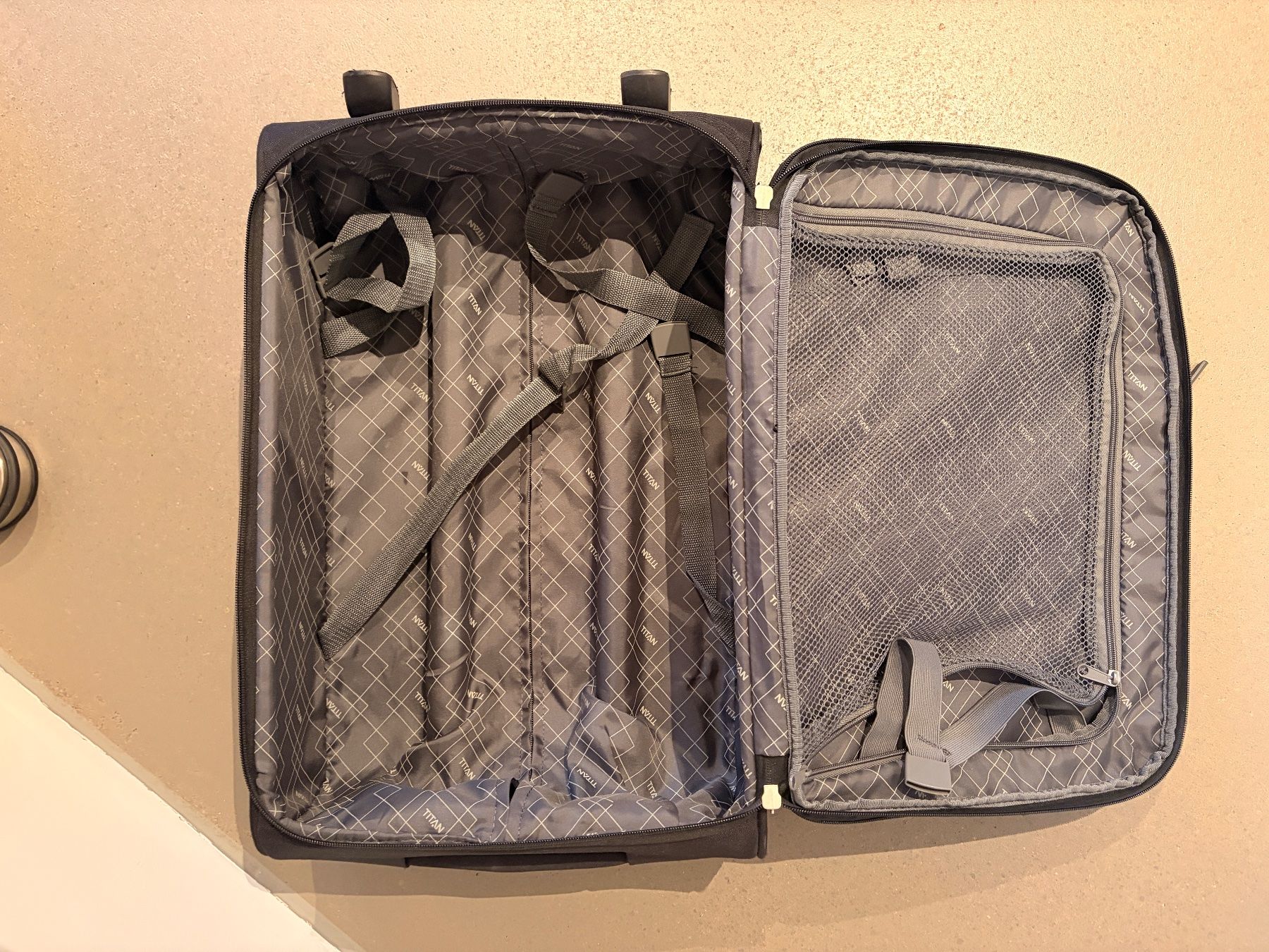 Valises de voyage: Handgepäckkoffer – D'occasion à Tennwil par Goodwood18 1