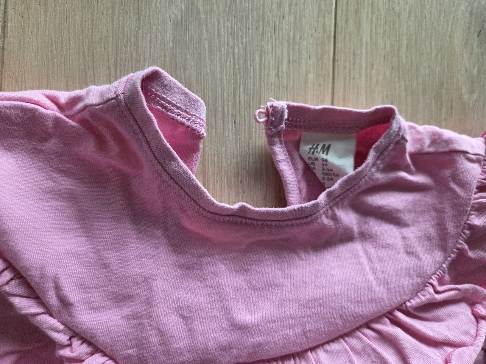 H&M Maglioni & Felpe: 2 Langarmshirts H&M Gr. 98, gebraucht – Usato da Hinwil venduto da Jessica13 1