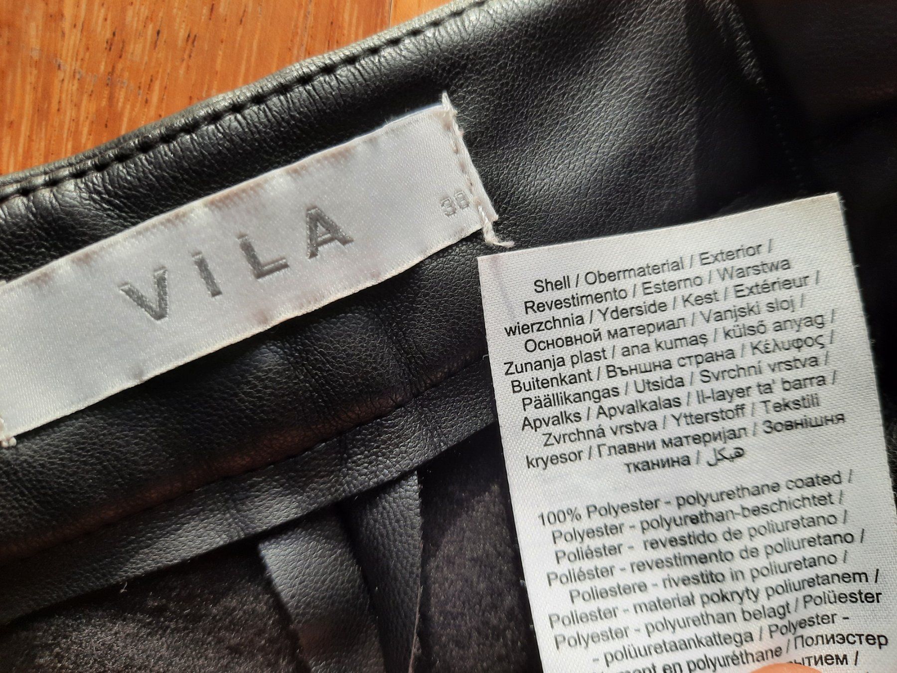 Vila Pantaloni: VILA  Damen Kunstlederhose Gr.38 – Usato da Buchs SG venduto da miska01 3