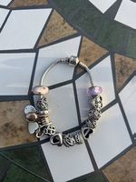 Pandora Armband mit 15 Charmes