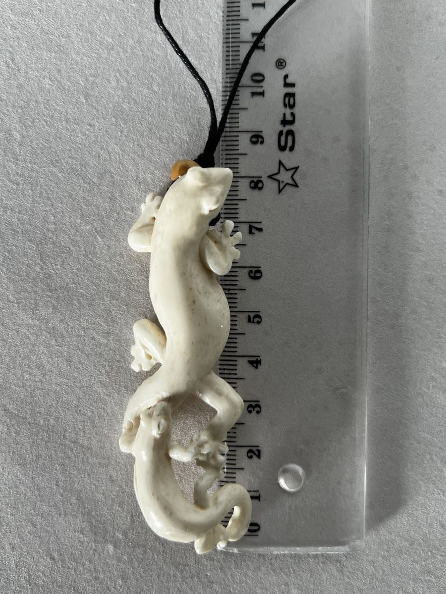 Catenine: Unique Hand-Carved Gecko Pendant Necklace Bone – Nuovo (secondo la descrizione) da Moehlin venduto da Balirain 5