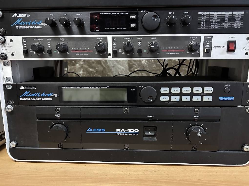 Alesis Verstärker: Alesi Stereo Endstufe – Gebraucht aus Schaffhausen von Josh01