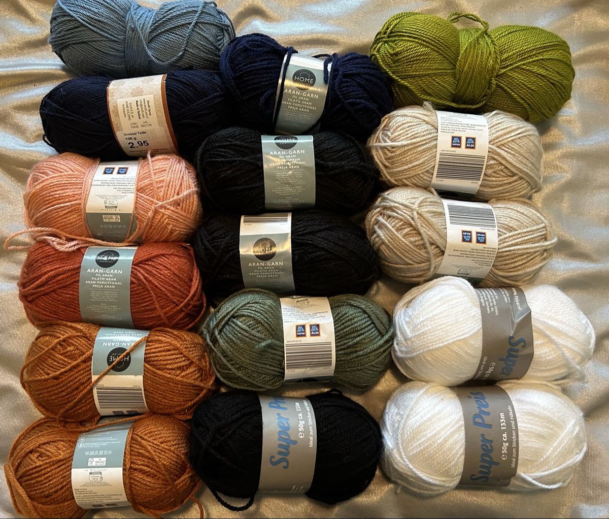 Lana: ***16 Wollknäuel diverse Farben*** – Nuovo (secondo la descrizione) da Winterthur venduto da stella67