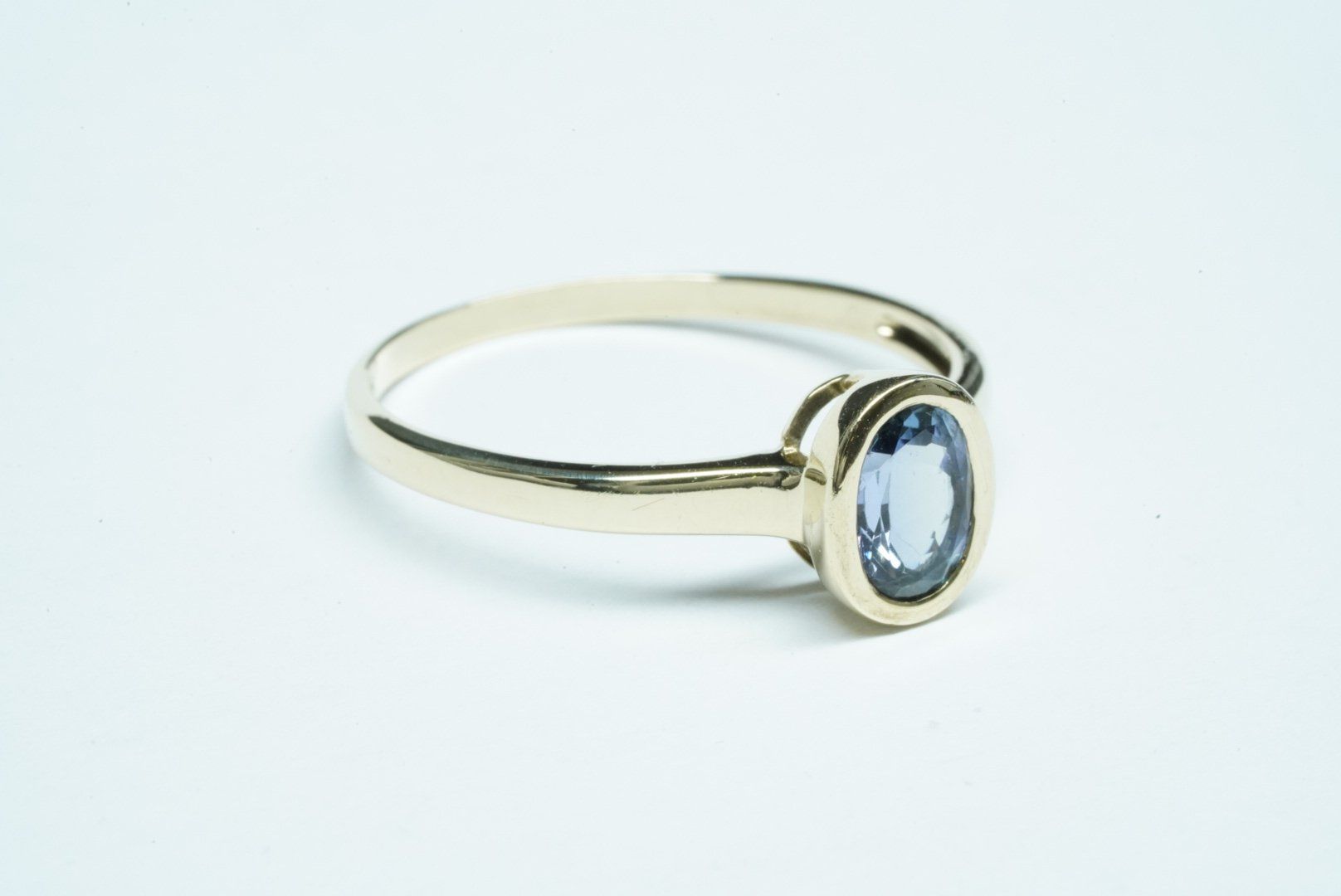 Anelli: Fingerring 9k Gelbgold mit Tansanit – Usato da Bülach venduto da Re-Jewelled 1