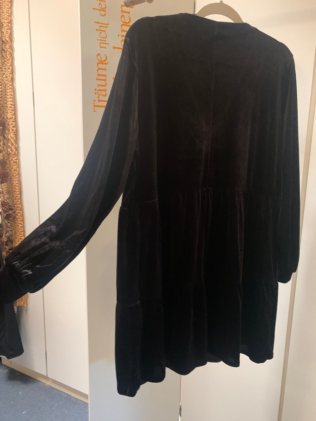 H&M Kleider: kurzes Samtkleid langarm schwarz L – Gebraucht aus St. Gallen von Miousch 7