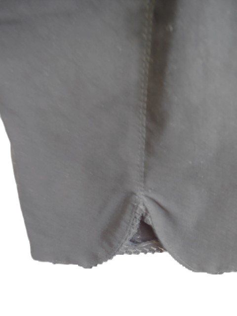 Pantaloni: Gr. 40 Capri Hose stretchig schwarz s.Masse – Usato da Basel venduto da frausommerwind 3