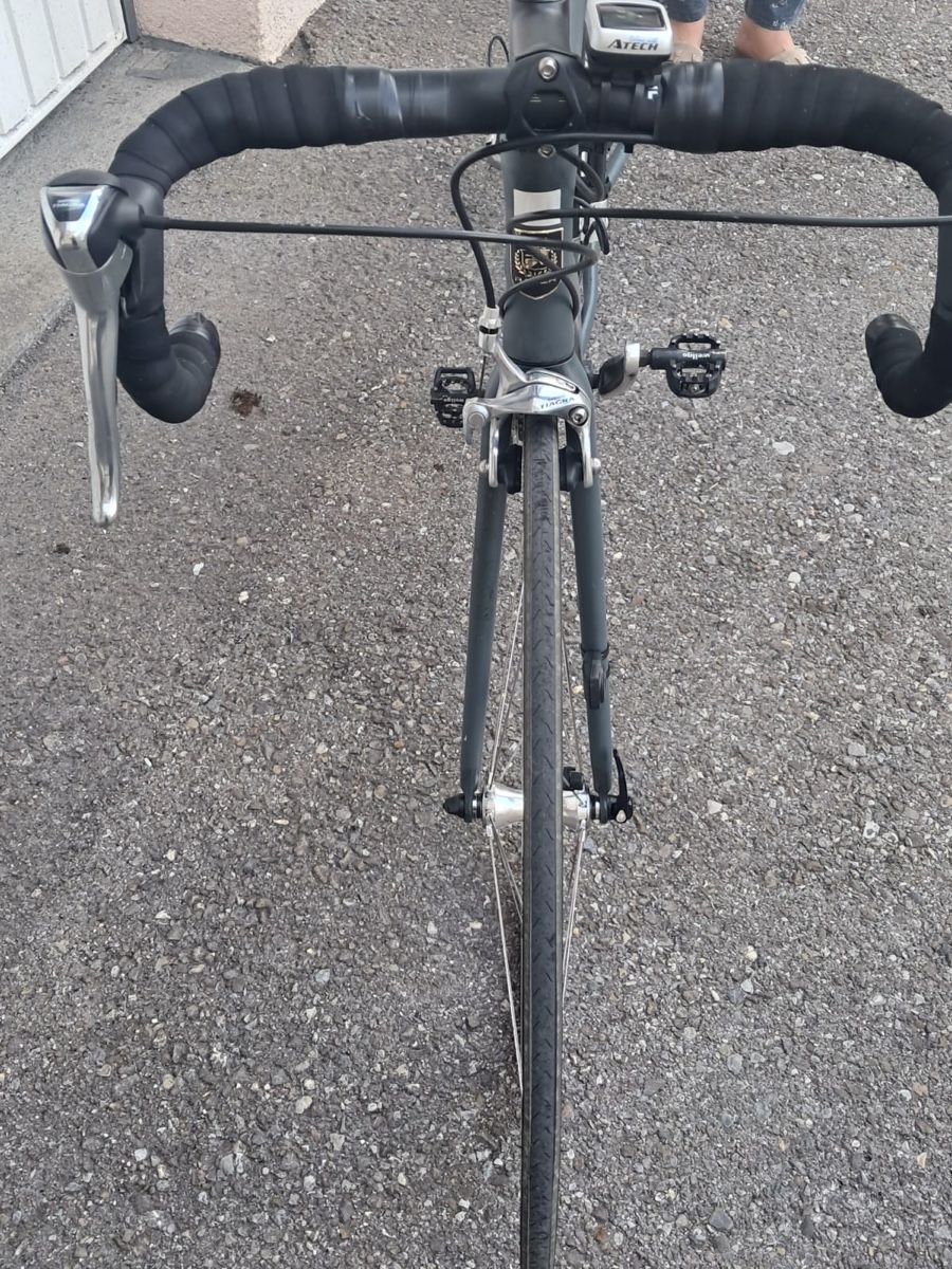 Biciclette: Vélo de route gris de la marque Racer – Nuovo (secondo la descrizione) da Bulle venduto da Sammobil 2