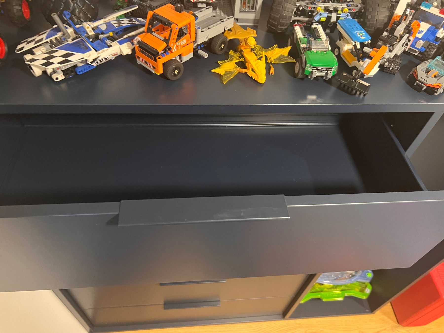 Commodes: Kommode mit 5 Schubladen dunkelgrau gebraucht – D'occasion à Toffen par ann_l58m 3
