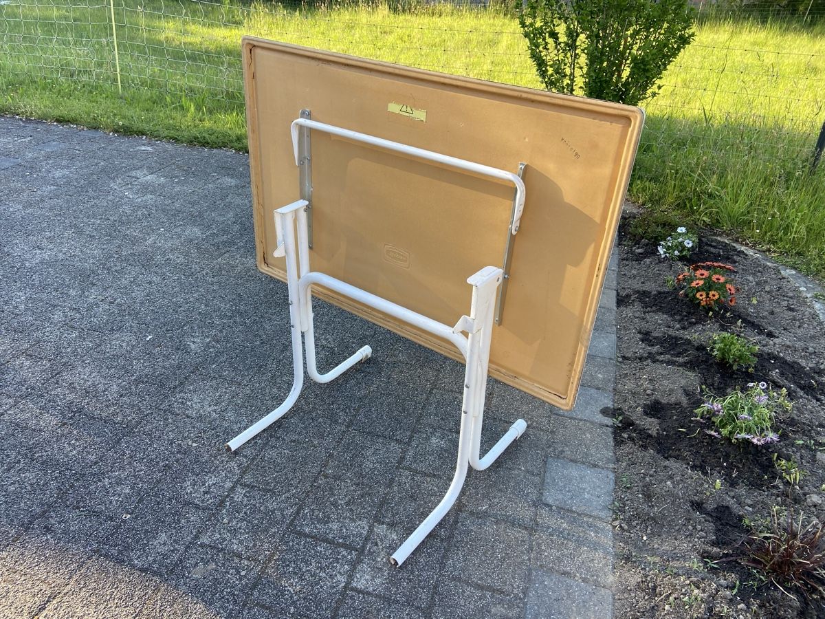 Tavoli: älterer Gartentisch – Usato da Schötz venduto da Willibandi 1