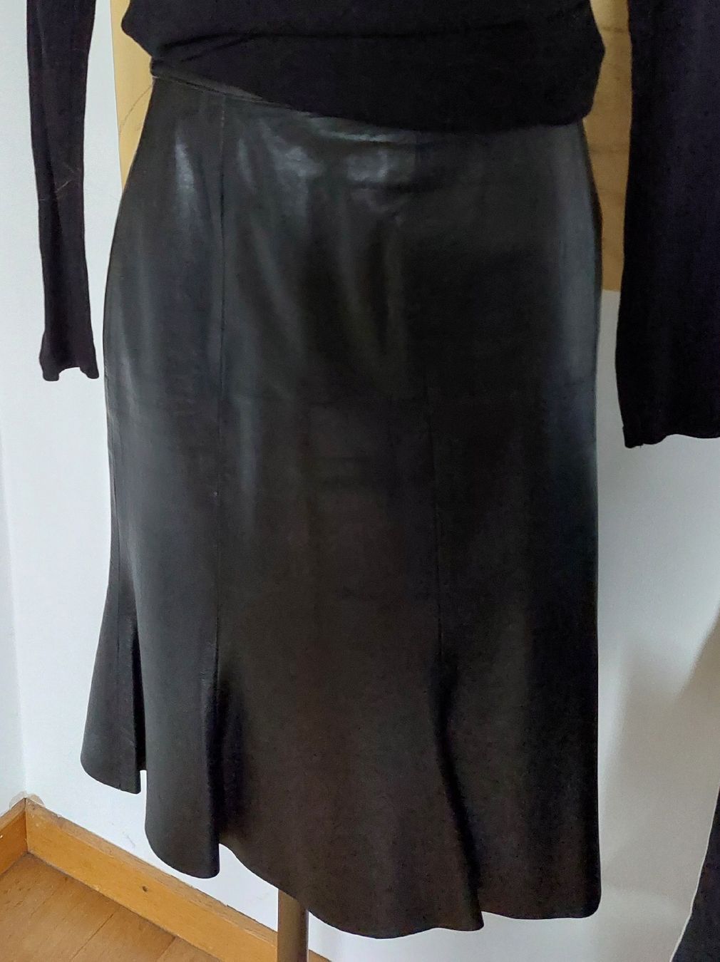 Röcke: Echt Leder Jupe in black Gr.36 – Gebraucht aus Balsthal von Trendline55 2