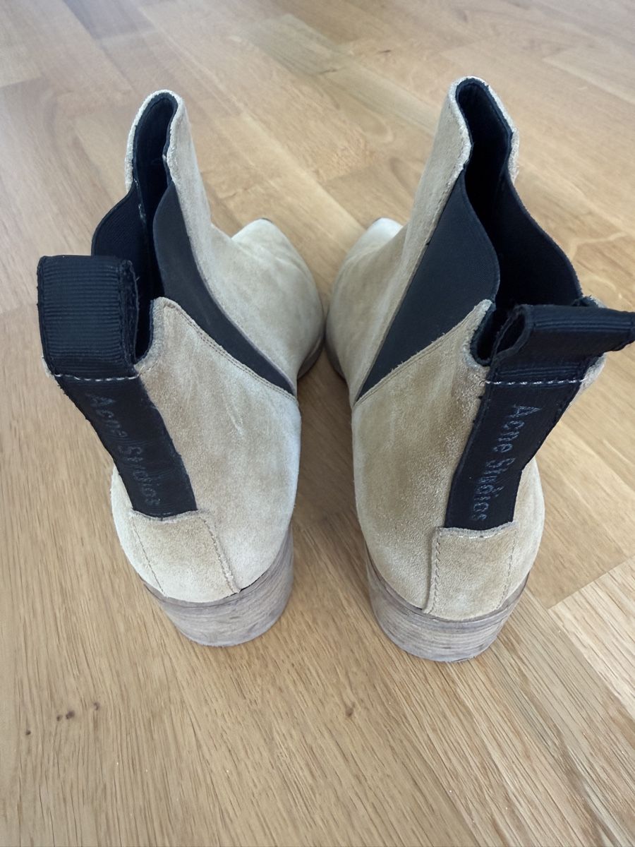 Acne Studios Scarpe da donna: Acne Studios Stiefeletten, Wildleder beige, Gr. 38 – Nuovo (secondo la descrizione) da Zürich venduto da vintagewiedikon 3
