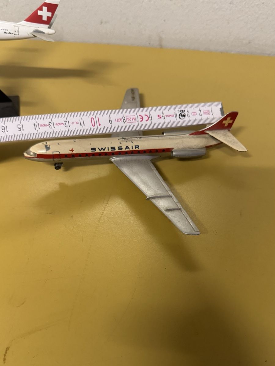 Modellbausätze & Standmodelle: Flugzeugmodelle Swissair, 2 Stck.  – Gebraucht aus Schlieren von Freundlich02 8