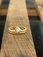 Gold Ring mit Stein Grösse 53 guter Zustand