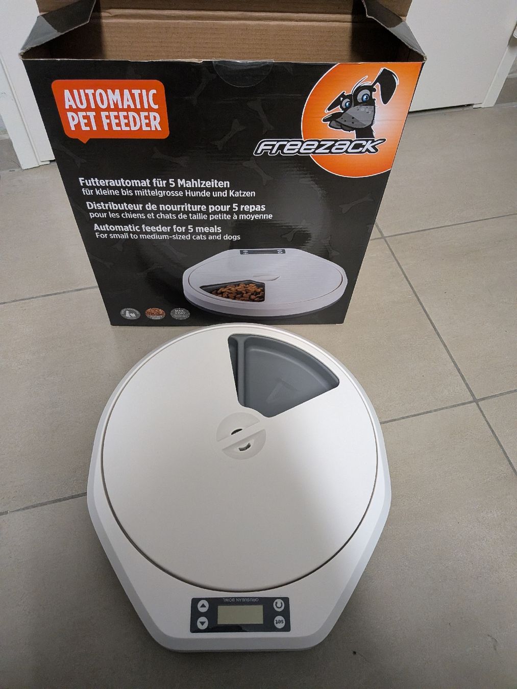 Mangimi: Mangiatoia automatica per cani e gatti, usata poco – Usato da Origlio venduto da ott_x7z8