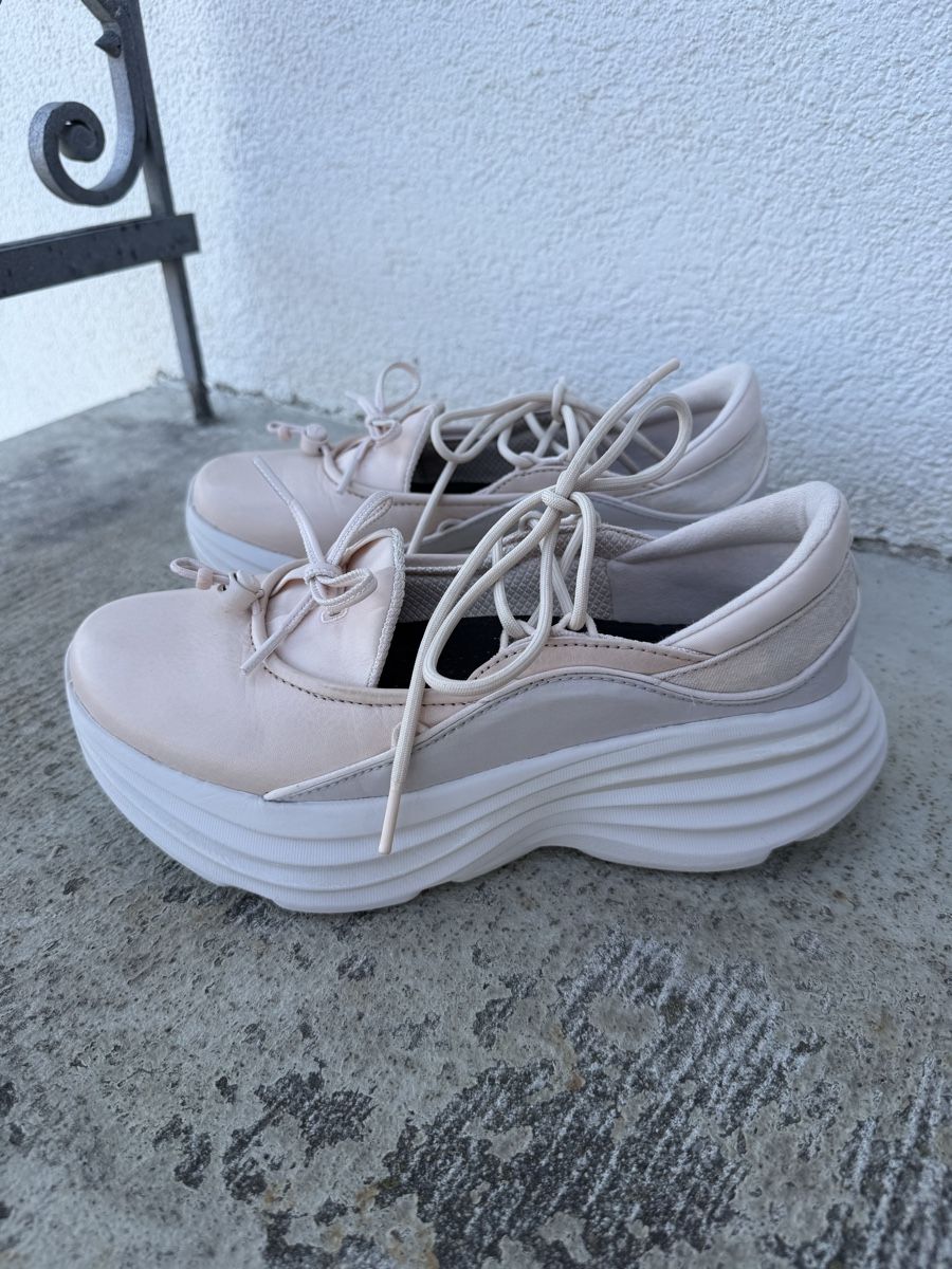 Hoka One One Damenschuhe: HOKA Bondi Mary Jane – Gebraucht aus Zürich von agichristine