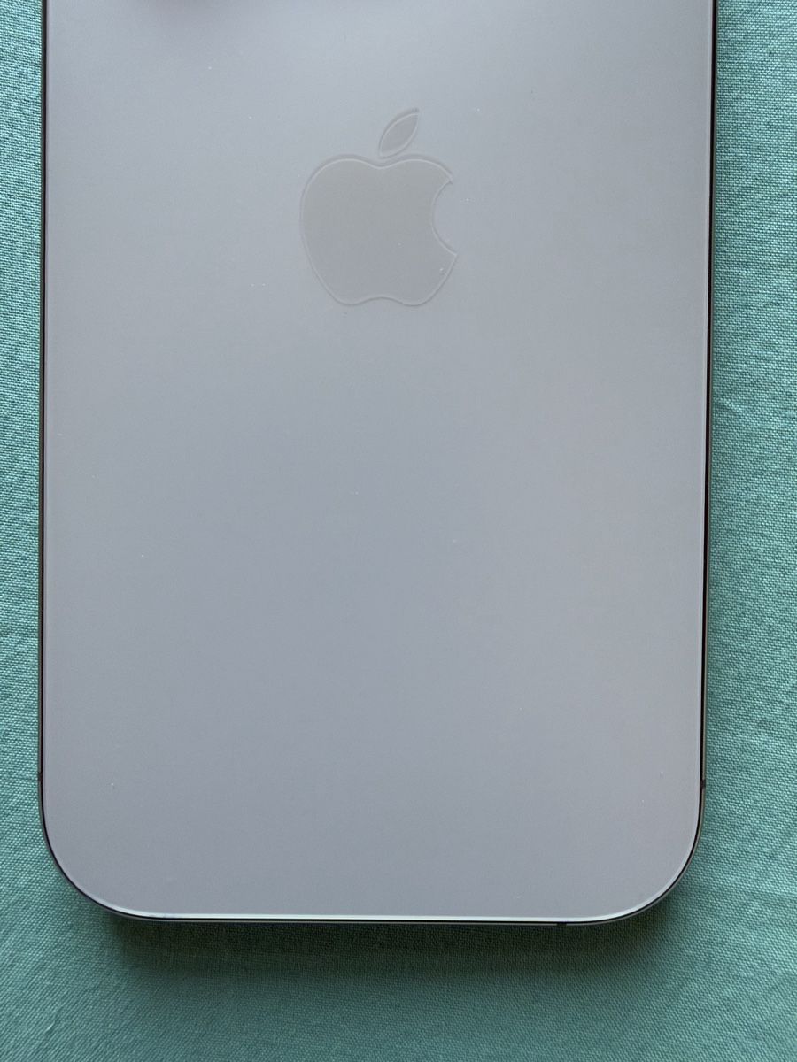 Apple Telefoni cellulari / Smartphones: iPhone 16 Pro 128GB Gold – Usato da Winterthur venduto da neeidn 3