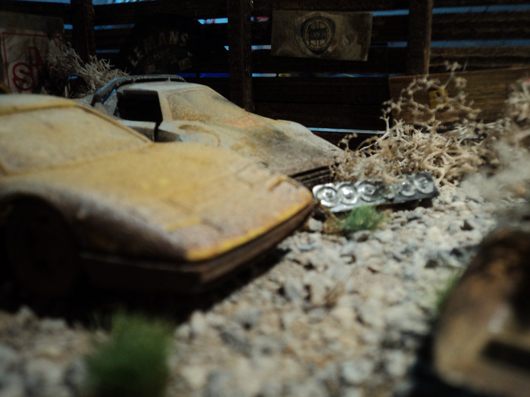 Lamborghini Modellautos: Diorama Hinterhof 1/43 mit Lancia, Ferrari, Lamborghini – Gebraucht aus Schwarzenburg von modelCARama 6