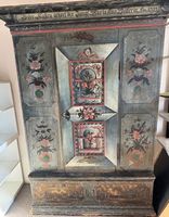Antiker Schrank (1793)