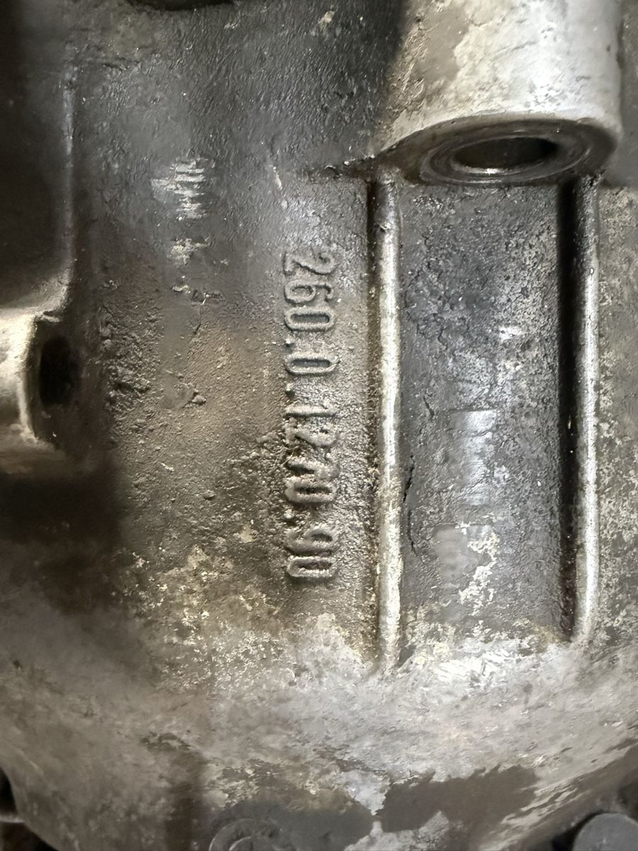 BMW Tutti pezzi di ricambio auto: Bmw E30 325i Schaltgetriebe 260er Getrag – Usato da Dierikon venduto da E28_Freak 1