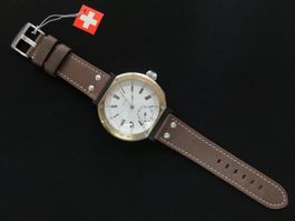 Armbanduhr MOSER, inkl. Ersatzteile und Kirschbaumbox