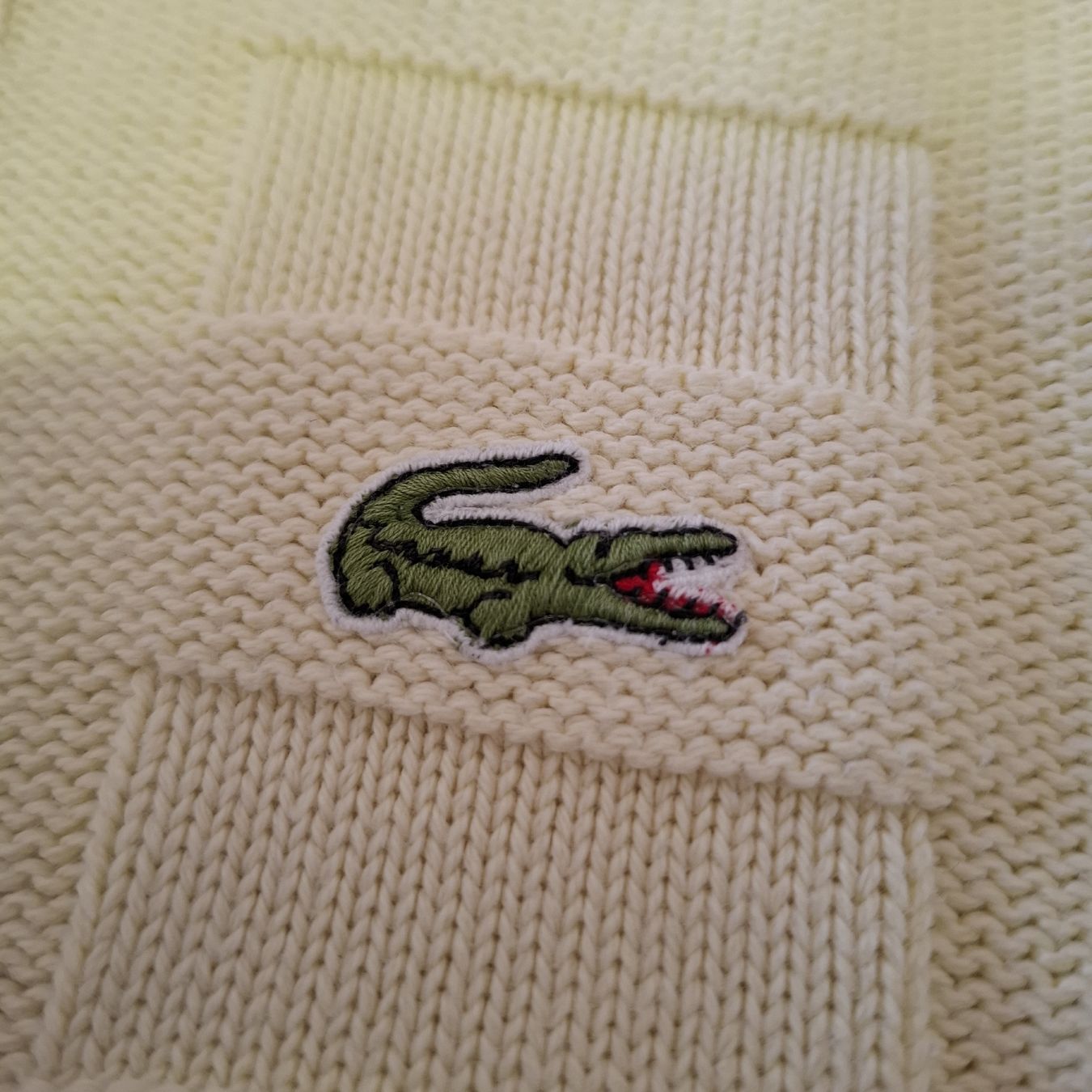 Lacoste Pullover & Sweatshirts: Lacoste vintage Devanlay Pull en maille Jaune Taille S – Gebraucht aus Le Locle von QualiteExpress 7