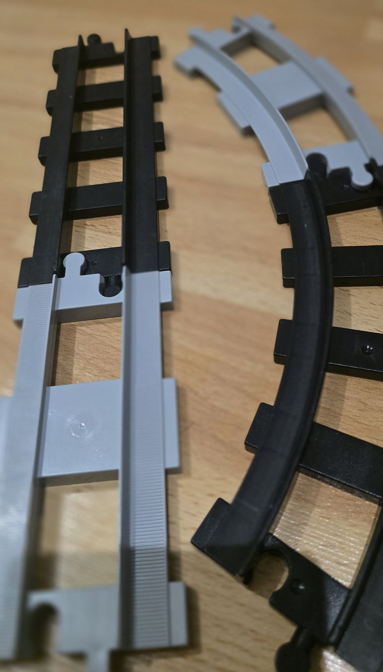 Lego Spielzeuge: LEGO Duplo schwarze Eisenbahnschienen – Gebraucht aus Bonstetten von Marceline3025 4