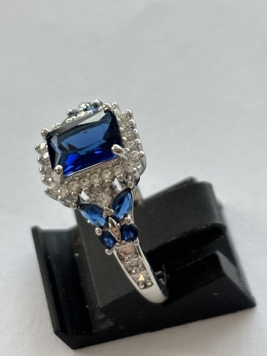Anelli: Wunderschoener Ring Silber 925 mit  blauem Stein – Usato da Langnau am Albis venduto da flusspflege