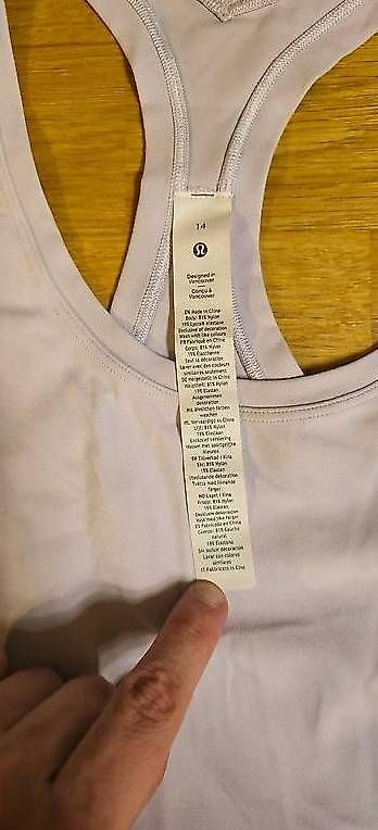 Lululemon Tops: Lululemon Lila Sport-Top size 14 – Gebraucht aus Zürich von ale_xxz7 2