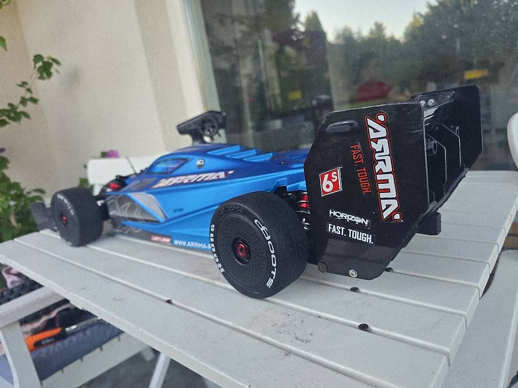 Arrma Modellismo RC: ARRMA LIMITLESS BATTERIE Ladegerät Speedrun – Usato da Lenzburg venduto da ziomtk 1