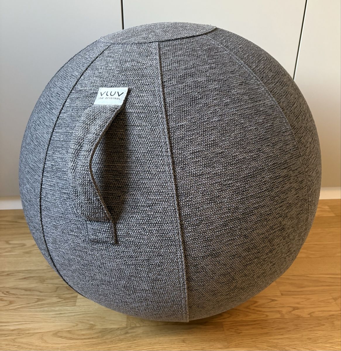 Hocker: VLUV Sitzball (65cm) – Gebraucht aus Utzenstorf von wing55