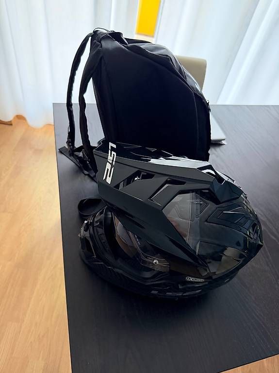Caschi & visiere: Ls2 mx 701 Explorer plus carbon – Usato da Brunnen venduto da ett_fvh8 1