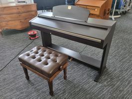 Digitalpiano Yamaha Clavinova CLP-920 mit Klavierhocker