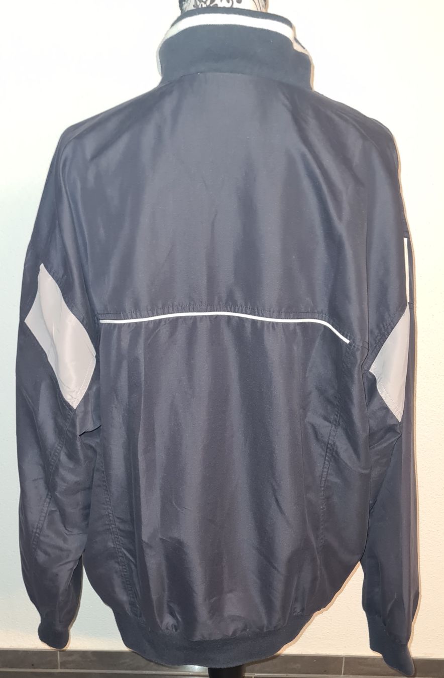 Adidas Completi: Adidas Trainer Anzug gr 42-44 – Usato da Nebikon venduto da Draga25 1