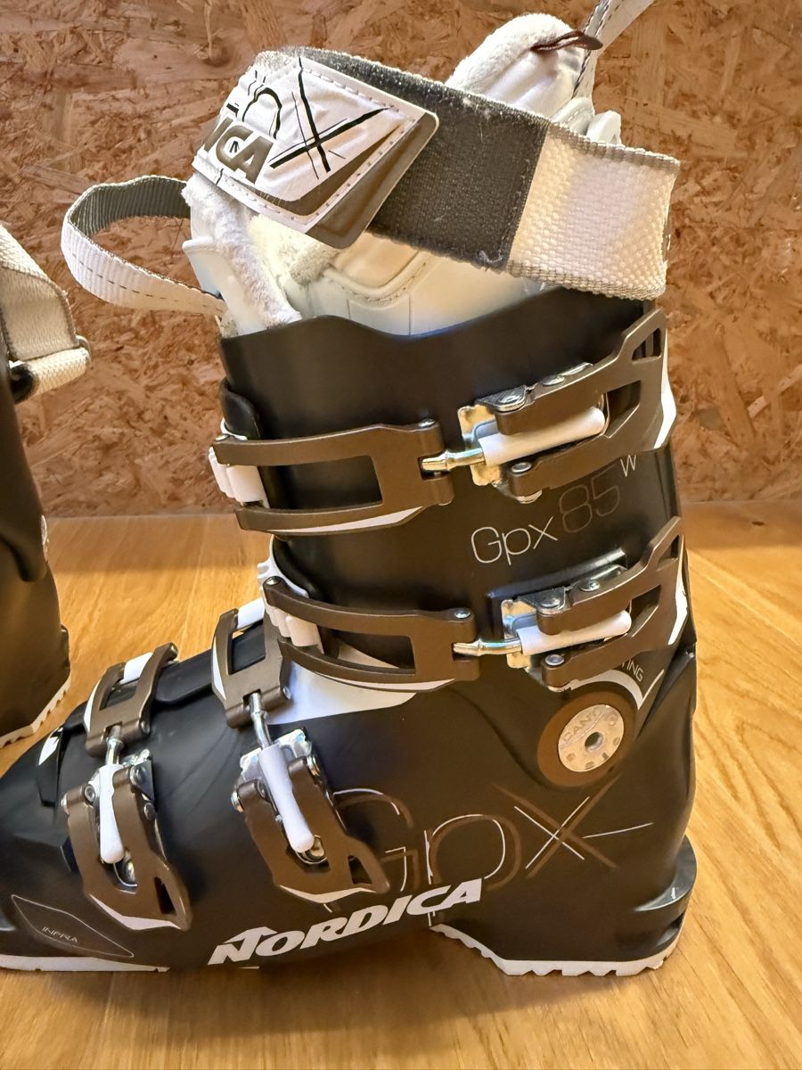 Nordica Scarpe da donna: Skischuhe Nordica – Nuovo (secondo la descrizione) da Winterthur venduto da 2mirj 1