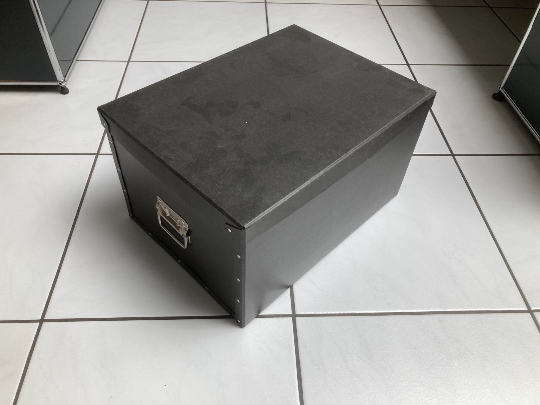 Transportkisten: Aufbewahrungsbox mit Deckel und Griff gebraucht – Gebraucht aus Cham von WB2223