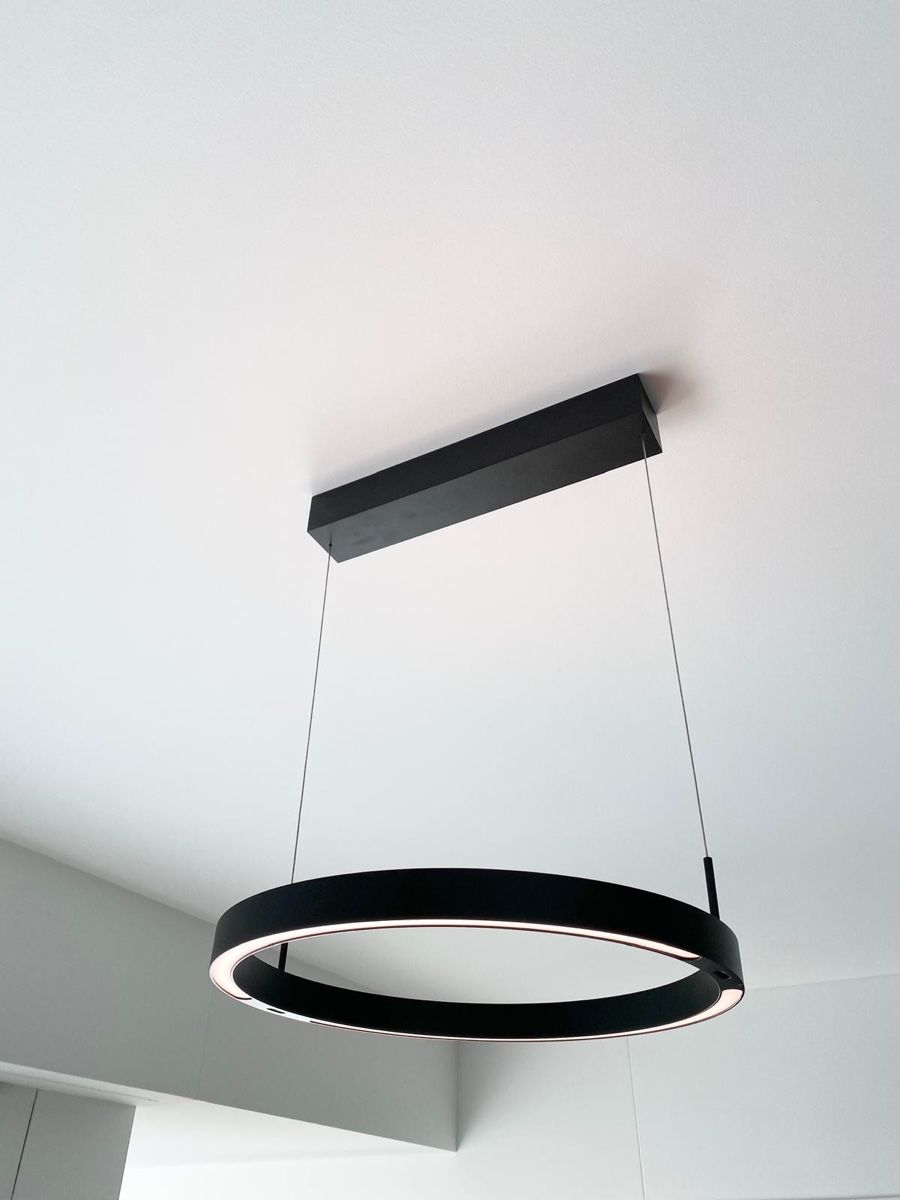 Kronleuchter & Deckenlampen: Schwarze LED-Pendellampe "Float" - Modernes Design – Neu (gemäss Beschreibung) aus Obernau von SIGGEW 2